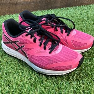 Women’s running shoes